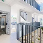 Stunning In With Wifi Apartment *