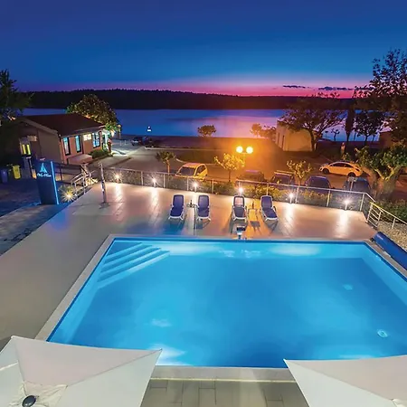Stunning In With Wifi Apartment