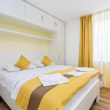 Lovely In With House Sea View 아파트 푸나트