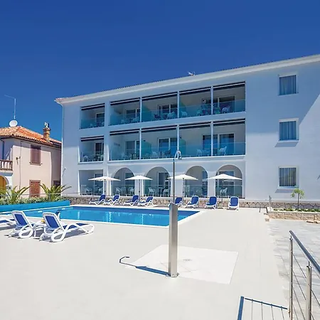 1 Bedroom Gorgeous In Apartment Punat