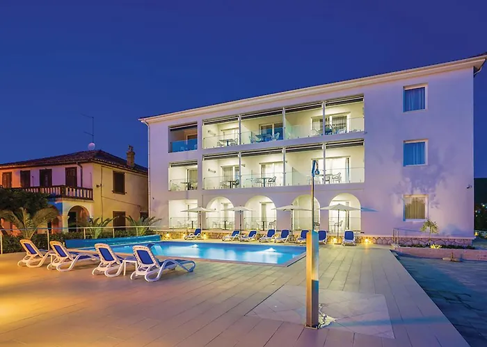 Apartment 1 Bedroom Gorgeous In