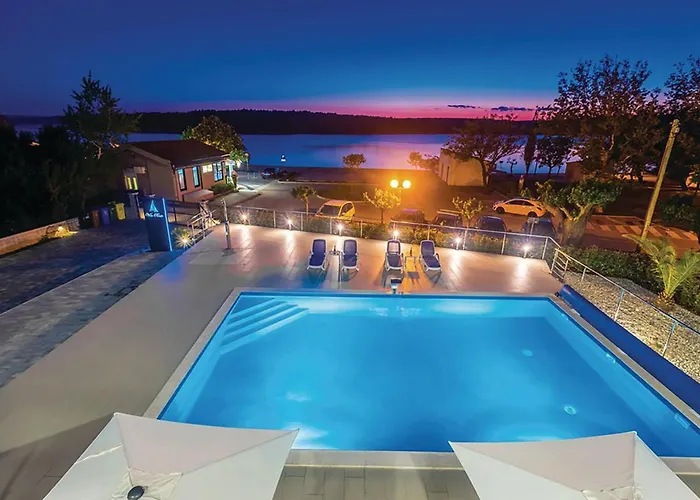 1 Bedroom Gorgeous In Apartment