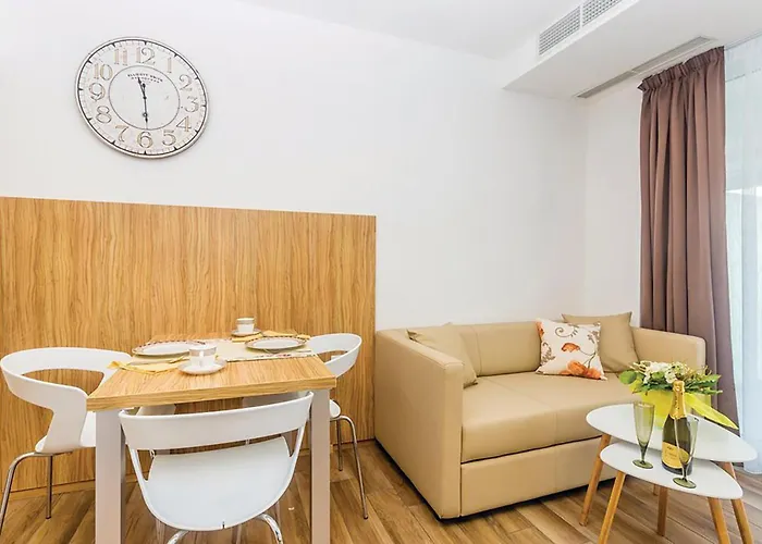 Apartment 1 Bedroom Gorgeous In