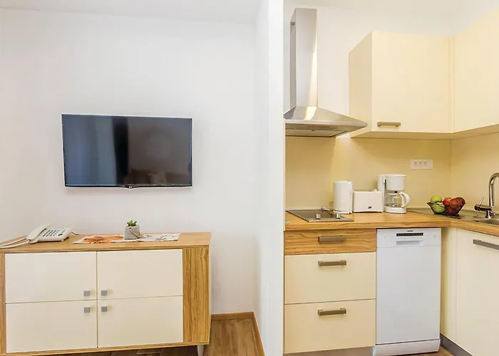 1 Bedroom Gorgeous In * Punat