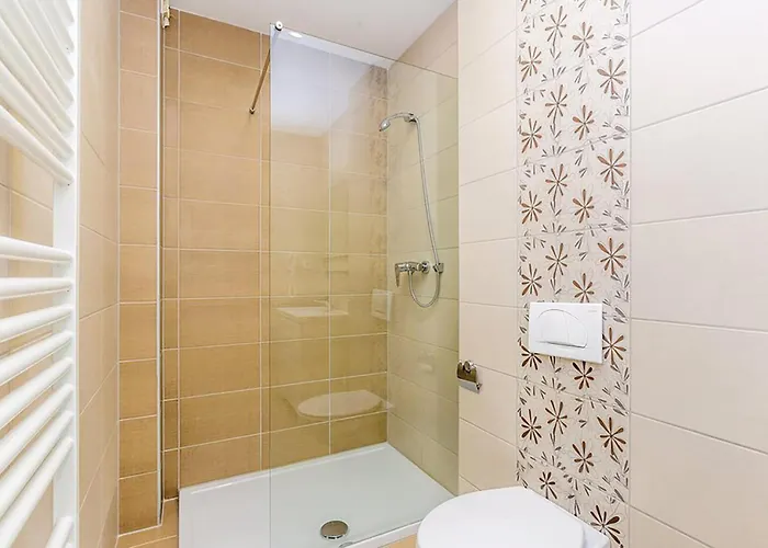 1 Bedroom Gorgeous In *